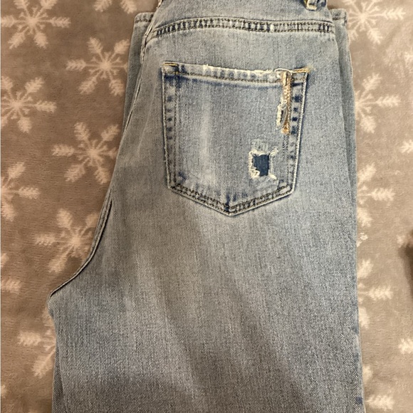 Pacsun straight leg mom jeans (8) mid wash - Picture 3 of 3